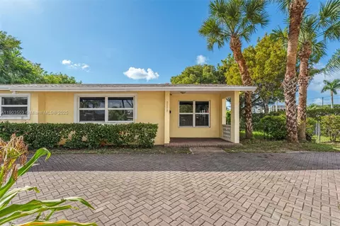 8670 SW 27th Ln, Miami, FL 33155