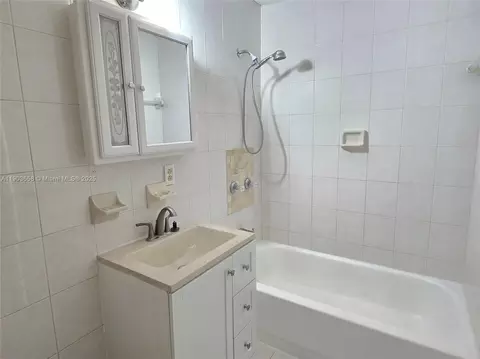 Bath - 7770 W 8th Ave, Hialeah, FL 33014 photo 2 of 2