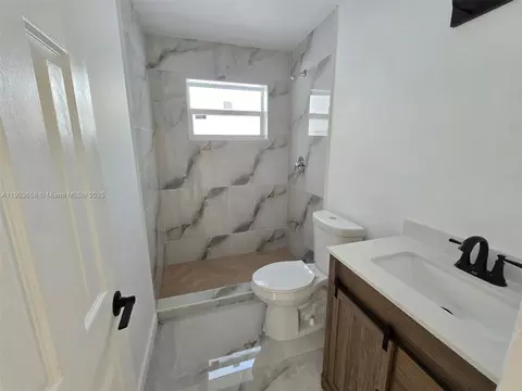 Bath - 7770 W 8th Ave, Hialeah, FL 33014 photo 1 of 2