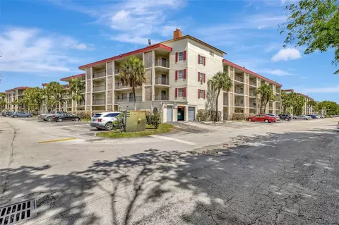 3070 NW 48th Ter #415, Lauderdale Lakes, FL 33313