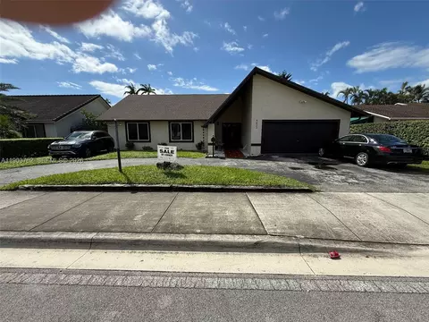 9422 SW 127th Ave, Miami, FL 33186