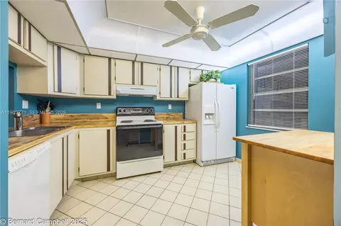 3910 Inverrary Blvd #406-B, Lauderhill, FL 33319