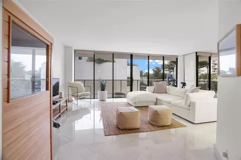 20281 E Country Club Dr #M1, Aventura, FL 33180