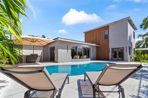 2108 NE 63rd St, Fort Lauderdale, FL 33308