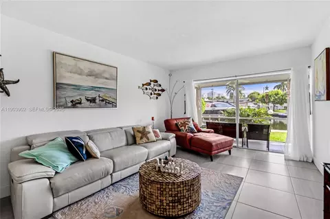455 Paradise Isle Blvd #106, Hallandale Beach, FL 33009