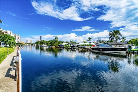 455 Paradise Isle Blvd #106, Hallandale Beach, FL 33009