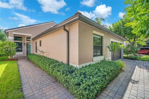 225 E Bayridge Dr, Weston, FL 33326