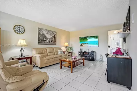 1015 SW 11th Ave #11K, Hallandale Beach, FL 33009