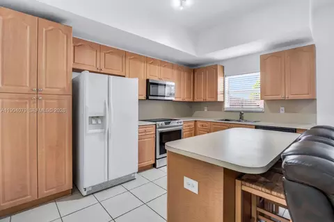 Kitchen - 22232 SW 88th Path, Cutler Bay, FL 33190 photo 2 of 7