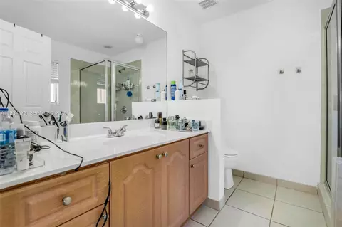 Bath - 22232 SW 88th Path, Cutler Bay, FL 33190 photo 2 of 6