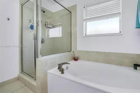 Bath - 22232 SW 88th Path, Cutler Bay, FL 33190 photo 4 of 6
