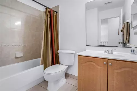 Bath - 22232 SW 88th Path, Cutler Bay, FL 33190 photo 5 of 6