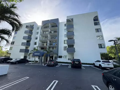 2715 Tigertail Ave #404, Miami, FL 33133