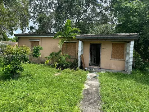 2400 NW 60th St, Miami, FL 33142