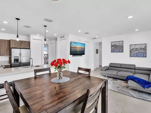 6410 NW 102nd Path #302, Doral, FL 33178