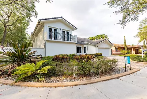 8371 NW 166th Ter, Miami Lakes, FL 33016