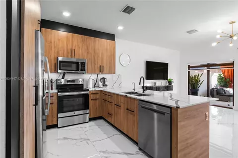 10467 W 34th Ct, Hialeah, FL 33018