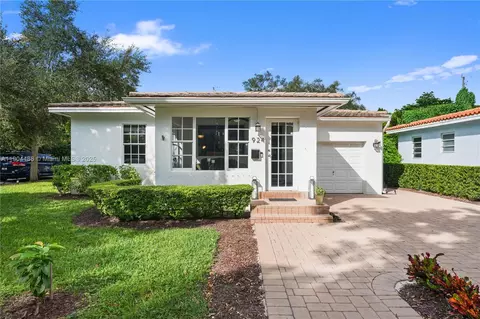 924 El Rado St, Coral Gables, FL 33134