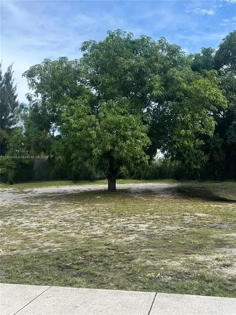 24 NW 24th Ave, Oakland Park, FL 33311