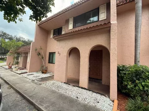 23 N Valencia Dr #2-32, Davie, FL 33324