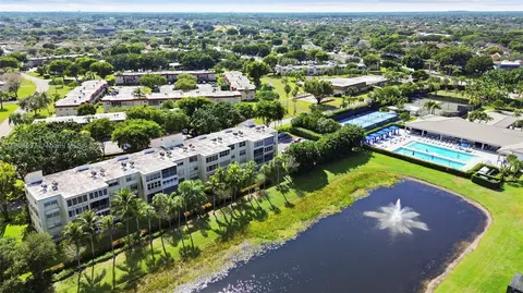 24 Abbey Ln #201, Delray Beach, FL 33446
