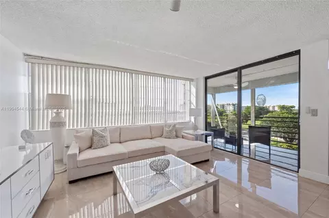 1400 Saint Charles Pl #520, Pembroke Pines, FL 33026