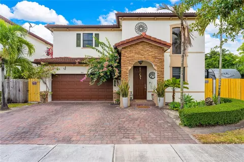 655 SE 37th Ter, Homestead, FL 33033
