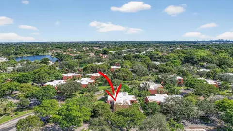 9927 NW 6th Pl, Plantation, FL 33324