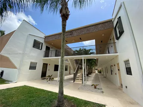 8261 SW 128th St #211, Pinecrest, FL 33156