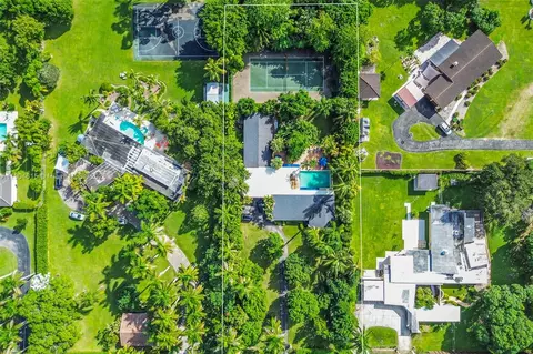 7701 SW 79th Ct, Miami, FL 33143
