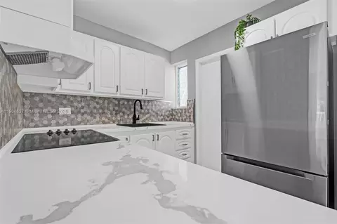 1150 Euclid Ave #305, Miami Beach, FL 33139
