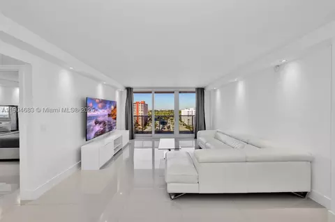3140 S Ocean Dr #1011, Hallandale Beach, FL 33009