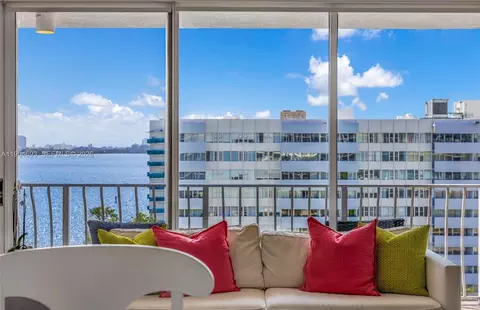 7601 E Treasure Dr #1021, North Bay Village, FL 33141
