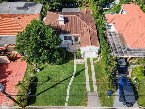 8826 Emerson Ave, Surfside, FL 33154