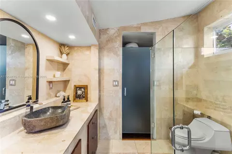 Bath - 1071 NE 85th St, Miami, FL 33138 photo 1 of 3