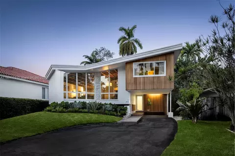 Exterior - 1071 NE 85th St, Miami, FL 33138 photo 12 of 13