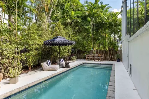 Exterior - 1071 NE 85th St, Miami, FL 33138 photo 3 of 13