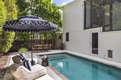 Exterior - 1071 NE 85th St, Miami, FL 33138 photo 4 of 13