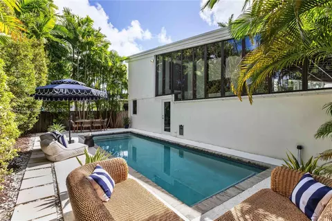 Exterior - 1071 NE 85th St, Miami, FL 33138 photo 5 of 13