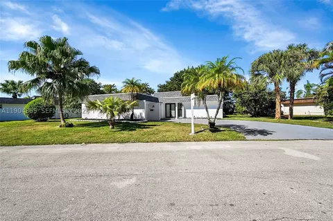 4603 King Palm Dr, Tamarac, FL 33319