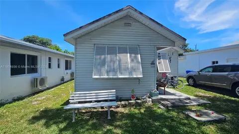 1209 N 17th Ct, Hollywood, FL 33020
