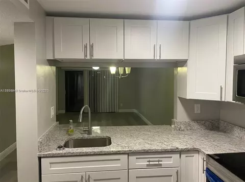 3252 Foxcroft Rd #314, Miramar, FL 33025 photo 9