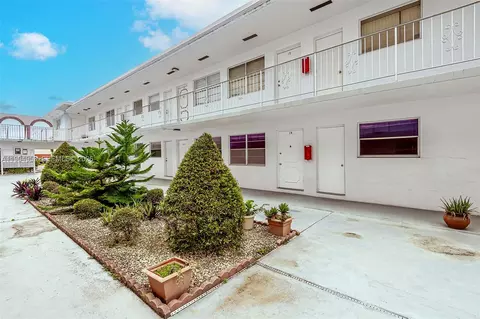 2826 Van Buren St #8, Hollywood, FL 33020