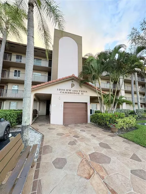 1300 SW 124th Ter #304P, Pembroke Pines, FL 33027