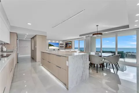 19707 Turnberry Way #21E, Aventura, FL 33180