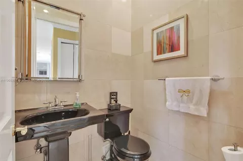 Bath - 16232 NW 79th Ave, Miami Lakes, FL 33016 photo 1 of 5