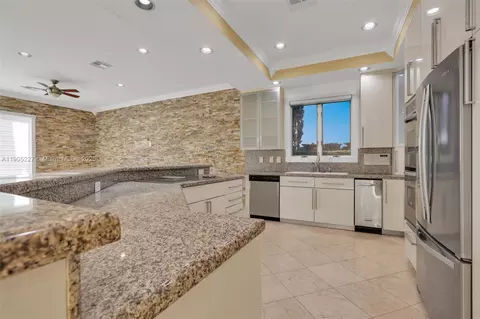 Kitchen - 16232 NW 79th Ave, Miami Lakes, FL 33016 photo 3 of 3