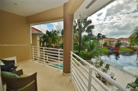Exterior - 16232 NW 79th Ave, Miami Lakes, FL 33016 photo 3 of 4