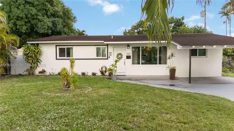714 W 56th St, Hialeah, FL 33012