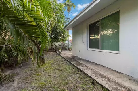 Exterior - 714 W 56th St, Hialeah, FL 33012 photo 3 of 4